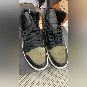 Jordan 1 mid olive canvas